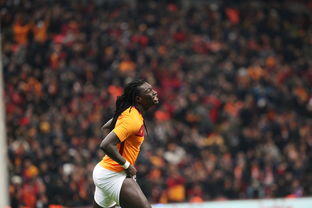 DB电竞平台-西班牙男篮血洗土耳其男篮,布克高光表现