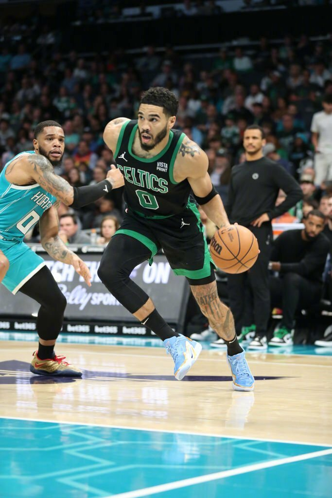 魔术险胜青岛队，塔图姆高光表现