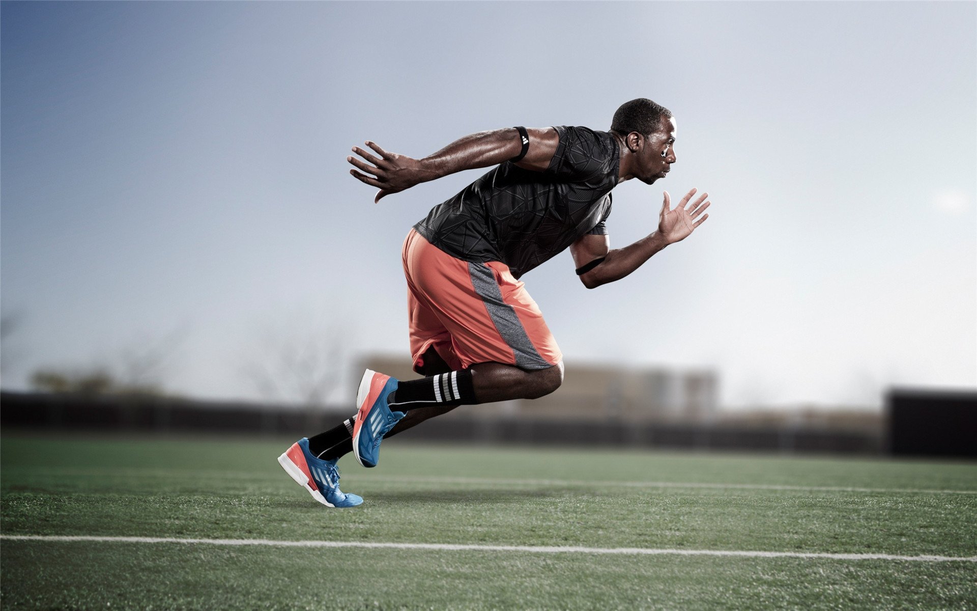 巴西火力全开压制卡塔尔，阿尔瓦雷斯高光表现点燃赛场