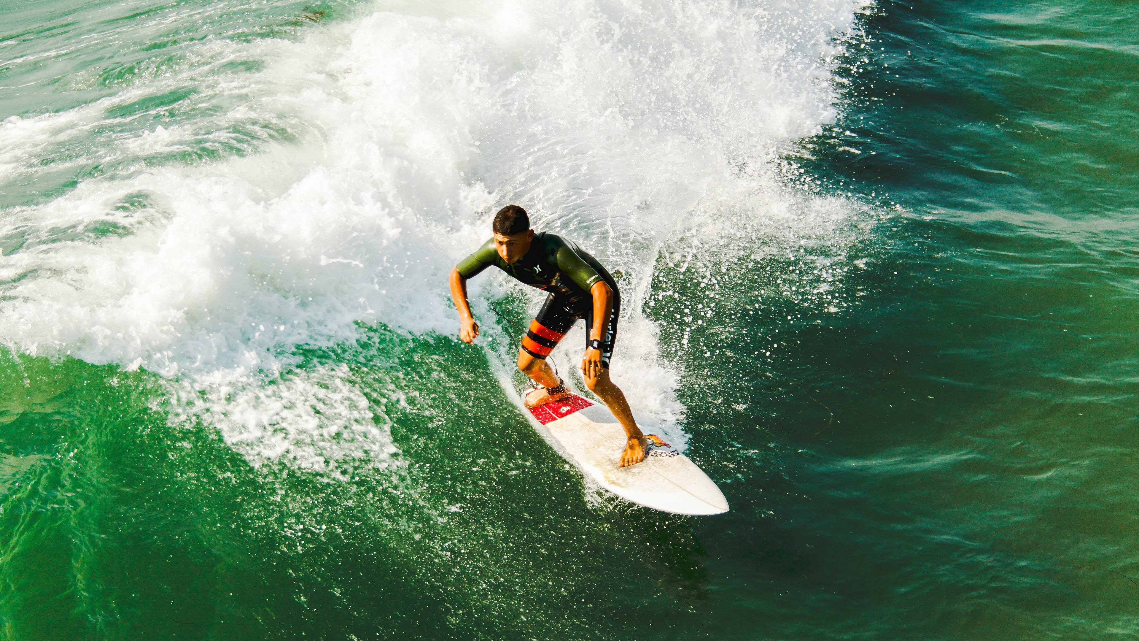 赛场烽火，孙铭徽率广东力克爵士，点燃篮球之夜